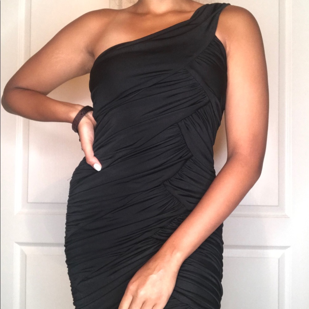 Black bodycon dress